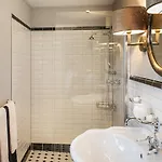Aebis 4*
