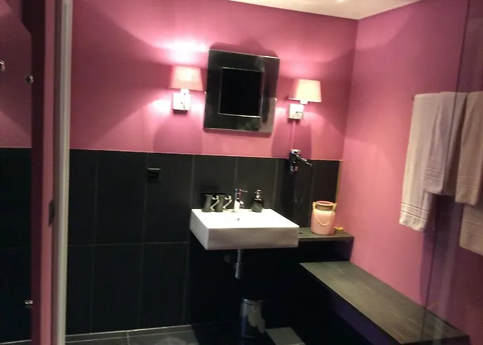 فندق مبيت وإفطار Aebis 4*